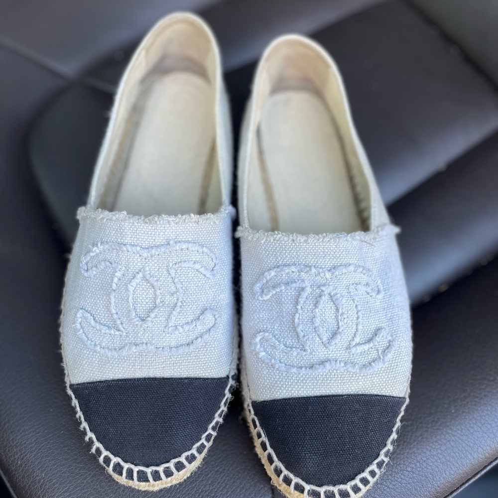 CHANEL Espadrilles